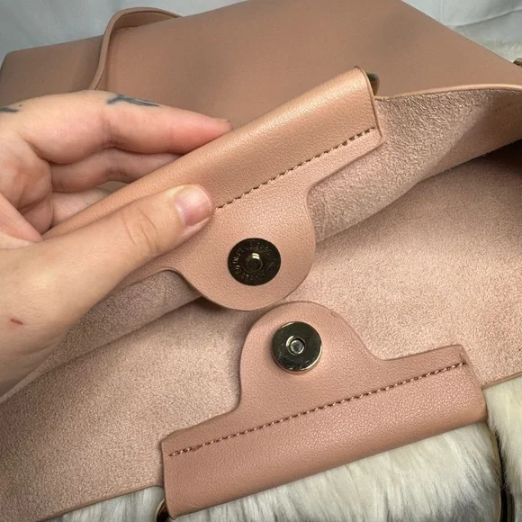 Pink and Gold Tote Bag Minimalist Design and Crossbody Strap - Like new! - Picture 7 of 9